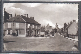 Carte Postale 18. Sancergues  Hotel De L'Espérance Grande Rue Et L'église Très Beau Plan - Sancergues