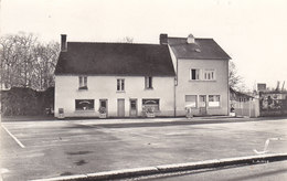 CESSON SEVIGNE : Le Restaurant POULAIN Vers 1950 - 9x14 - Rare - Autres & Non Classés