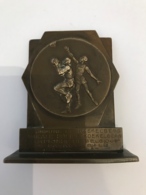 Médaille Bronze. Koekelberg à L'Amicale Police Koekelberg Championne De Belgique Basket 1954-1955. Sport. Contaux. - Professionali / Di Società