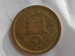 Nepal  2 Rupees 2000   Vs2057   Km#1074.1   Birendra Bir Bikram  Acier Plaqué Laiton   TTB Non Magnetique - Nepal