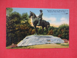 Theodore Roosevelt Monument   Minot  North Dakota >      Ref. 3082 - Minot