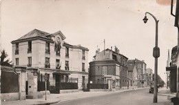 VILLENEUVE-LA-GARENNE  -  92  -  L'Hôtel De Ville - Villeneuve La Garenne