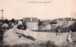 CPA, Villenoy, Rue Bauchard, Animée, Enfants Assis Sur Mur - Villenoy