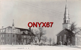 Carte Postale Photo CARAQUET (Canada-Nouveau-Brunswick) Centre Du Bourg Avec Eglise Sous La Neige - Andere & Zonder Classificatie