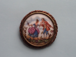 BROCHE ( Medaillon ) BROOCH : Porcelaine LIMOGES France ( Voir Photo Svp / A Identifié ) 53 Mm.! - Limoges (FRA)