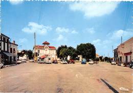 Laroque-Timbaut - Place De La Mairie - Laroque Timbault