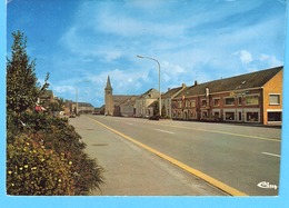 Cul-des-Sarts (Couvin)-1981-La Grande Place -Galeries Marée Sur La Droite - Cul-des-Sarts