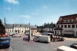 Juvigny-sous-Andaine - La Place - Fourgon - Camion - Hôtel-Restaurant Au Bon Accueil - Juvigny Sous Andaine