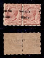 OCCUPAZIONI - VENEZIA GIULIA - 1918 - 10 Cent (22ead) - Coppia Orizzontale Con Soprastampa A Cavallo (V A Sinistra) - Go - Sonstige & Ohne Zuordnung