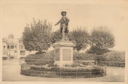 CPA - France - (82) Tarn Et Garonne - Verdun - Place Et Statue De Chevert - Verdun Sur Garonne