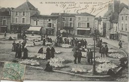 CPA 16 - Marché Aux Oies MIREBEAU 86 - Mirebeau