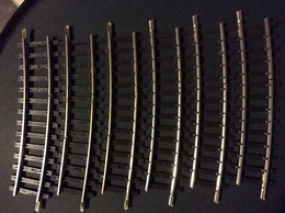 HORNBY-acHO MECCANO  6  RAILS COURBÉES 10,5cm A 1 COUPURE R= 439 - Track