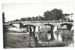 CPSM ANIMEE TARTAS, PECHEURS, LE PONT ET LES QUAIS, Format 9 Cm Sur 14 Cm Environ,  LANDES 40 - Tartas