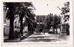 BADAJOZ : PLAZA DELGENERAL FRANCO / CORREOS Y TELÉGRAFOS - CARTE VRAIE PHOTO / REAL PHOTO - ANNÉE / YEAR ~ 1940 (aa861) - Badajoz