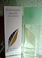 Flacon Vaporisateur  "GREEN TEA  "d'ELIZABETH ARDEN  Eau Parfumée 100 Ml  VIDE/EMPTY Avec Sa Boite - Flakons (leer)