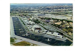 Cpm - 06 - NICE - VUE ARIENNE Aéroport - 1968 - Avion Pistes - Avion - - Transport (air) - Airport