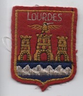 Ecusson Tissu Ancien/ Brodé/LOURDES/Hautes Pyrénées/Vers 1960-1980    ET241 - Ecussons Tissu