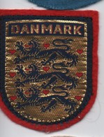 Ecusson Tissu Ancien/Brodé //DANMARK / Danemark/  Vers 1960-1980    ET303 - Patches