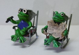 2 GRENOUILLES Assises Sur Rocking-chair - Bibelot Animaux Grenouille - Animaux