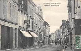 82-VALENCE-D'AGEN- LA RUE DE LA REPUBLIQUE - Valence