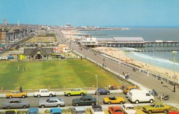 Postcard The Promenade Lowestoft Pier On The Right My Ref  B13104 - Lowestoft