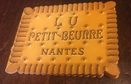 LU LEFEVRE UTILE Nantes Calendrier 1957 Forme Biscuit - Klein Formaat: 1901-20