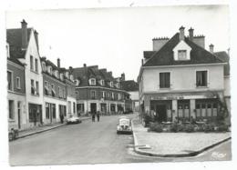 JOLIE CPSM CHABLIS, RUE DU MARECHAL DE LATTRE DE TASSIGNY, BAR, RENAULT 4CV 4 CV, CITROEN DS, BAZAR CHABLISIEN, YONNE 89 - Chablis