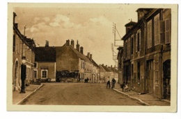 Courson Les Carrières - Grande Rue (animation, Pompe à Essence, Enseigne "Brandt") Circulé 1958 - Courson-les-Carrières