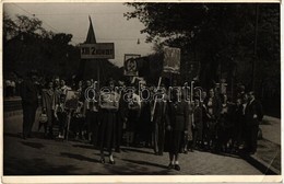 ** T2/T3 Budapest XIII. Kerületi 2. Körzeti Kommunista Felvonulás, Lenin és Sztálin Transzparensekkel, Photo (EK) - Zonder Classificatie