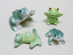 4 Miniatures De GRENOUILLES En Céramique Et Plâtre- Bibelot Animaux Grenouille - Animals