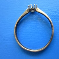 Bijou Ancien  Bague Avec  Support Pour Pierre Précieuse Matière à Identifier ? Faire Défiler Les Scanns ---voir - Ringe