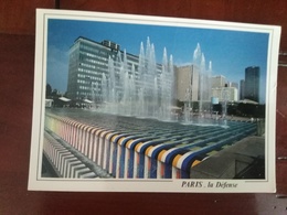 92 - La Défense - Les Jets D'eau De La Fontaine De Yaacov AGAM, Sur Fond De Tours - La Defense