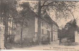 91 - BRETIGNY SUR ORGE - Le Château De La Garde Du Côté De L' Entrée - Grille XVIIe Siècle - Bretigny Sur Orge