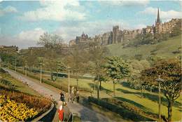 Royaume-Uni - Ecosse - Scotland - Edinburgh - Old Town Skyline From Princess Street Gardens - Semi Moderne Grand Format - Midlothian/ Edinburgh