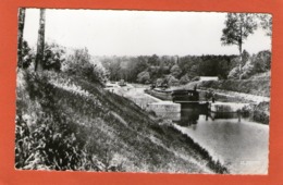 LE CHESNE - Ecluses 1-2 Et 3 De La Vallée De Montgon - 1960 - (Péniche) - - Le Chesne