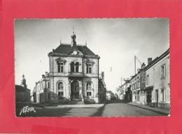 CPSM Petit Format - Allonnes  -(M.-et-L.) - Place De La Mairie - Allonnes