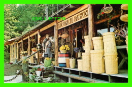 TACOMA, WA - GIG HARBOR, THE BEACH BASKET GIFT SHOP - NORTHWEST SCENIC - ANIMATED WITH PEOPLES - - Tacoma