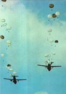 PARACHUTISME LARGAGE EN FORMATION TRANSALL C 160 - Paracadutismo