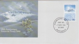 Polaire Australien, N° 73 (25° Ann. Traité De L'Antarctique) Obl. 1° Jour Macquarie Le 7 DEC 86 Sur FDC - Lettres & Documents