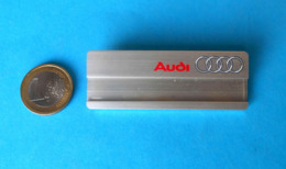 AUDI - Large Official Breast Badge * Germany Car Automobile Auto Automobil Anstecknadel Abzeichen Deutschland Spilla - Livres & CDs