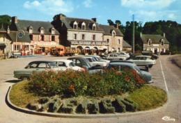 22. CPSM. CREHEN.  La Place Du Guildo. Restaurant Du Vieux Chateau, Station Azur, Parking De Voitures Des Années 70. - Créhen