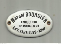 03  ESTIVAREILLES . PLAQUE EMAILLEE DE " Mr MARCEL BOURGIER " APICULTEUR CONSTRUCTEUR . DIM 5 X 3  Cm - Agriculture