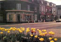 PIE-Z AR-19-2121 : WATTRELOS. PLACE DU LABOUREUR. RUE CARNOT. MAISON DE PRESSE LIBRAIRIE. AUTOMOBILE AMI 6. - Wattrelos