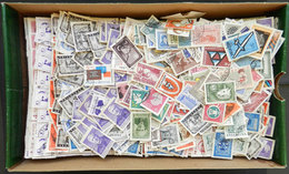 ARGENTINA: Box With Over 20,000 Used Stamps, All Commemorative Stamps Issued Between 1955 And 1980, Almost All Of Excell - Collections, Lots & Séries