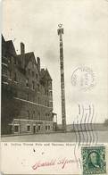 Pays Div-ref W577- Etats Unis D Amerique -usa -united States - Indian Totem Pole And Tacoma Hotel - Tacoma  - - Tacoma