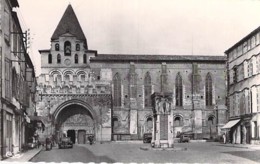 82 - MOISSAC : L'Eglise St Pierre - CPSM Dentelée Noir Blanc Format CPA - Tarn Et Garonne - RELIGION Catholique - Moissac
