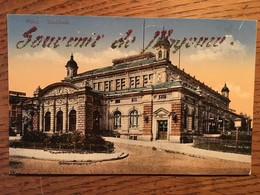 CPA, Souvenir De Mayence, Stadthalle (Mainz, Allemagne), Titre Et Partie Du Bâtiment Avec Paillettes, Non écrite - Gruss Aus.../ Gruesse Aus...