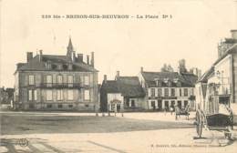 BRINON SUR BEUVRON LA PLACE LE CAFE DU COMMERCE ET LA BOULANGERIE - Brinon Sur Beuvron