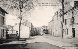 SAINT JULIEN L'ARS ( 86 ) - La Poste Et La Route De Poitiers . - Saint Julien L'Ars