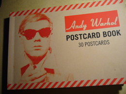 ANDY WARHOL 30 Cartes Postales - Warhol, Andy